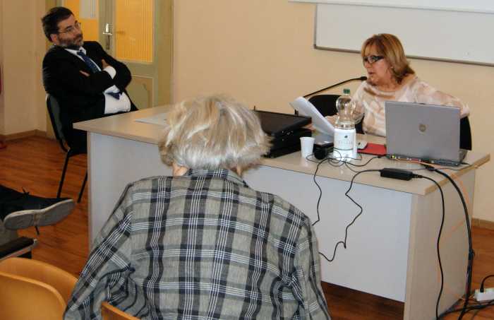 Momenti e relatori della seconda giornata del Convegno del 16 e 17 giugno 2007 a Macerata: Professoressa Giulietta Bascioni del Comitato Cinquecentenario Cariano di Civitanova Marche.