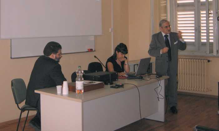 Momenti e relatori della seconda giornata del Convegno del 16 e 17 giugno 2007 a Macerata: Professor Luigi Borgia dell'Università di Firenze.
