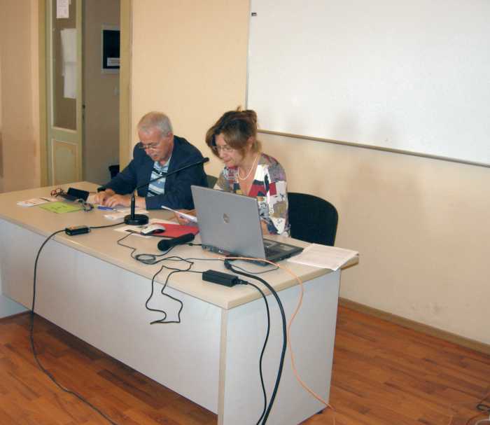 Momenti e relatori della prima giornata del Convegno del 16 e 17 giugno 2007 a Macerata: intervento della Professoressa Giulia Corsalini dell'Università di Macerata.