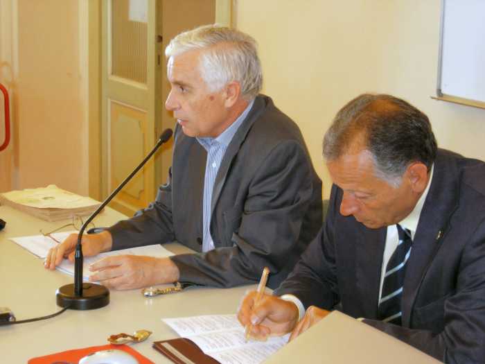 Momenti e relatori della prima giornata del Convegno del 16 e 17 giugno 2007 a Macerata: intervento del Professor Piero Floriani dell'Università di Pisa.