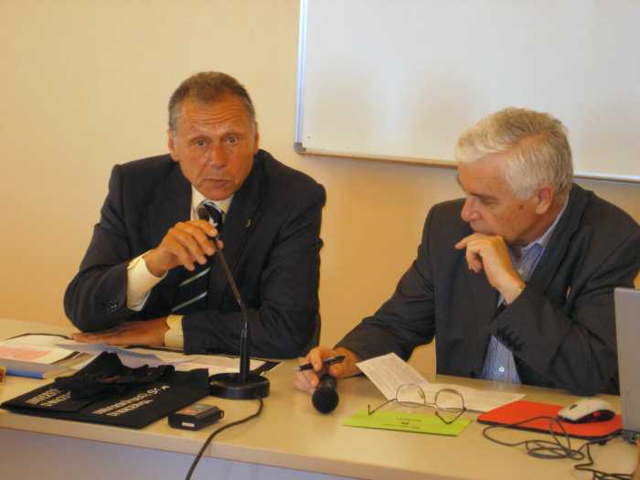 Momenti e relatori della prima giornata del Convegno del 16 e 17 giugno 2007 a Macerata: intervento del Professor Andrea Gareffi dell'Università di Roma.