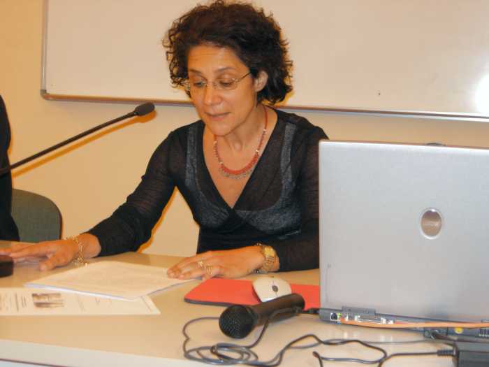 Momenti e relatori della prima giornata del Convegno del 16 e 17 giugno 2007 a Macerata: intervento della Professoressa Francesca Chiusaroli dell'Università di Roma.