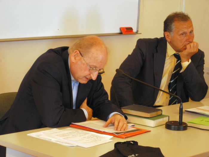 Momenti e relatori della prima giornata del Convegno del 16 e 17 giugno 2007 a Macerata: intervento del Professor Sergio Sconocchia dell'Università di Trieste.